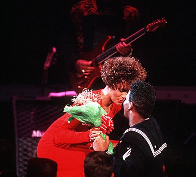 400px-Whitney_Houston_Welcome_Heroes_9