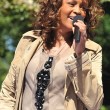417px-Flickr_Whitney_Houston_performing_on_GMA_2009_4 Whitney Elizabeth Houston 9.08.1963-11.02.2012