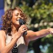 800px-Flickr_Whitney_Houston_performing_on_GMA_2009_6 Whitney Elizabeth Houston 9.08.1963-11.02.2012