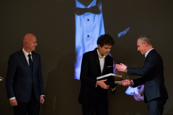 Szymon Nehring laureatem specjalnej nagrody Santander Orchestra Muzyka, LIFESTYLE - XVII Międzynarodowy Konkurs Pianistyczny im. Fryderyka Chopina dobiegł końca. Znamy już laureatów nagród głównych i pozaregulaminowych. Wiemy także, kogo wyróżnili organizatorzy projektu Santander Orchestra.