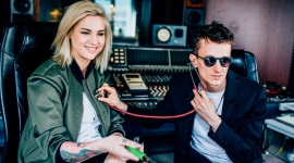 Karolina Gilon szykuje projekt z Piotrem Bejnarem? Muzyka, LIFESTYLE - Słynna fotomodelka Karolina Gilon wspiera DJ'a i producenta Piotra Bejnara!