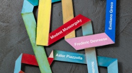 Piękno tanga nuevo w wykonaniu międzynarodowego kwintetu Muzyka, LIFESTYLE - Międzynarodowy skład, pięć różnych instrumentów i dźwięki argentyńskiego tanga. 27 czerwca br. w Filharmonii Narodowej w Warszawie wystąpi grupa „Deco Ensemble”. Podczas koncertu organizowanego przez fundację Zygmunt Zaleski Stichting, zespół wykona utwory w stylu tango nuevo.