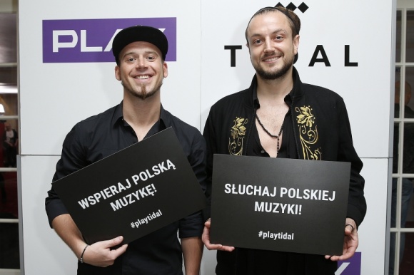 Tomson i Baron: słuchamy i wspieramy polską muzykę Muzyka, LIFESTYLE - W trakcie tegorocznej Gali Fryderyk, Play i TIDAL rozpoczęli akcję mającą na celu promocję polskiej sceny muzycznej „Wspieraj polską muzykę #playtidal”.