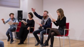 W świecie węgierskiego dramatu Teatr, LIFESTYLE - Dramaturgia węgierska, zwłaszcza współczesna, cieszy się w Polsce niemałym powodzeniem. W tym roku na miłośników madziarskiego teatru czeka cykl czytań performatywnych „TEATR.HU” oraz niedawno wydana antologia „Wróg ludu i inne dramaty węgierskie”.