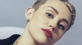 Impreza urodzinowa Miley Cyrus! Muzyka, LIFESTYLE - Miley Cyrus skończyłą 25 lat! Polscy fani przygotowali playlistę składającą się utworów, które puściliby swojej idolce na jej urodzinowej imprezie. Britney Spears, Beyonce czy Lorde – na składance „Party in the USA” dominują bardzo kobiece rytmy.