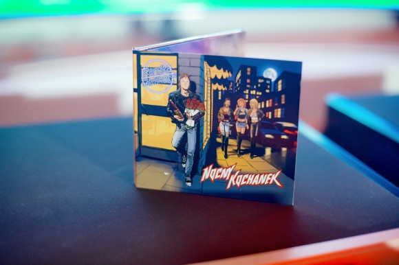 Nocny Kochanek pierwszą gwiazdą „Piątków z Nową Muzyką” w 2019 roku Muzyka, LIFESTYLE - 8 stycznia w warszawskim Studio U22 grupa pojawiła się w pełnym składzie i zaprezentowała swój najnowszy album „Randka w Ciemność”, którego oficjalną premierę zaplanowano na 11 stycznia.