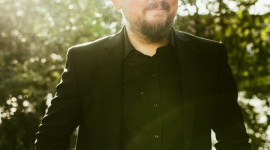 WIELKI POWRÓT JOSZKA BRODY – „NARESZCIE” – NOWY SINGIEL! Muzyka, LIFESTYLE - Joszko Broda wraz z zespołem Rodzina Brodów, wydał właśnie kolejny singiel! „Nareszcie”, bo taki tytuł nosi piosenka, powstała z okazji narodzin najmłodszej córeczki Debory i Joszka Brodów.