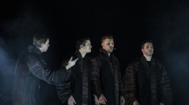 Teatr Pieśń Kozła: zobacz dwa spektakle jednego wieczoru Teatr, LIFESTYLE - Teatr Pieśń Kozła szykuje się do światowego tournée, a już w czerwcu i lipcu wystąpi we Wrocławiu. Zaprezentuje tu „Pieśni Leara”, legendarny spektakl nagradzany na Fringe Festival i swoje najnowsze dzieło, czyli „Raport Kasandry”. Bilety w sprzedaży.