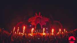 Sunrise Festival 2019 za nami! Muzyka, LIFESTYLE - Zakończył się Sunrise Festival 2019. Przez 3 dni na terenie byłego lotniska w Podczelu bawiło się ponad 100 tys osób. To absolutny rekord. Na 5 spektakularnych scenach wystąpiło blisko 100 artystów z całego świata.