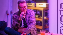 Pierwszy krążek Cyan Atari Wu rozbrzmiał w Studio U22 Muzyka, LIFESTYLE - Atari Wu, czyli Michał Wasilewski - kompozytor, autor tekstów i producent muzyczny - 17 września w Studio U22 przedpremierowo zaprezentował swój debiutancki album „Cyan”. Płyta utrzymana jest na pograniczu alternatywy i mainstreamu.