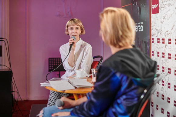 Ina West z winylem „Girls” w ramach „Piątków z Nową Muzyką” Muzyka, LIFESTYLE - 25 listopada w warszawskim Studio U22 odbyło się kolejne spotkanie z cyklu „Piątki z Nową Muzyką”. Tym razem zaproszeni goście mieli szansę jako pierwsi usłyszeń album „Girls” autorstwa Iny West w wersji analogowej.