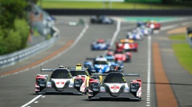Gwiazdy Toyota Gazoo Racing w Virtual Le Mans 24 Hours Muzyka, LIFESTYLE - W weekend 13-14 czerwca odbędzie się pierwsza wirtualna edycja 24-godzinnego wyścigu w Le Mans. Zespół Toyota Gazoo Racing, który zwyciężał w dwóch ostatnich edycjach prawdziwego wyścigu, na zmagania w symulatorach wystawi gwiazdorską obsadę.