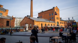 Rozpoczyna się Artystyczna Jesień na Pradze Sztuka, LIFESTYLE - Przed nami Artystyczna Jesień w Centrum Praskim Koneser. Do końca roku codziennie organizowane będą spektakle, koncerty, targi, wystawy, wernisaże i różnego rodzaju warsztaty.