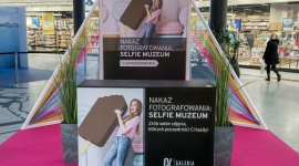 Sztuka sweet artu w sercu Krakowa, czyli Selfie Muzeum w Galerii Krakowskiej Sztuka, LIFESTYLE - W Galerii Krakowskiej powstanie Selfie Muzeum. Od 1 do 10 października odwiedzający będą mogli korzystać z eksponatów, bawiąc się iluzją i… smartfonem.