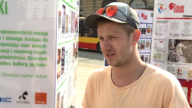 Prawie 3/4 Polaków nie uważa nielegalnego ściągania plików za kradzież Media i PR, BIZNES - Ponad połowa internautów przyznaje się do tego, że świadomie ściąga z sieci filmy, muzykę i inne dobra kultury. Tylko 30 proc. jednak uważa, że to kradzież – wynika z badań przeprowadzonych na zlecenie portalu Legalna Kultura. Pozostali pobierają pliki z pirackich serwisów bez zahamowań. Eksperci PwC wyliczyli, że gospodarka traci na piractwie wideo 500-700 mln zł.
