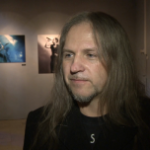 Piotr Wiwczarek z grupy Vader o odbiorze heavy metalu w Polsce: często kojarzy się tę muzykę z horrorem i wielbieniem zła