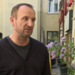 Marek Kościkiewicz pracuje nad kolejną płytą swojego zespołu De Mono. Ma trafić do sprzedaży we wrześniu