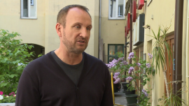 Marek Kościkiewicz pracuje nad kolejną płytą swojego zespołu De Mono. Ma trafić do sprzedaży we wrześniu