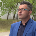 Okolicznościowe dekoracje mają wpływ na emocje i zachowania konsumentów. Ich brak w sklepie budzi podejrzliwość
