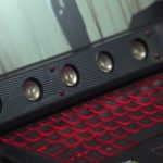 Dźwięk 3D przesyłany za pomocą wiązek zwiększy wrażenie przestrzenności. Dzięki technologii śledzenia głowy zawsze trafi bezpośrednio do uszu