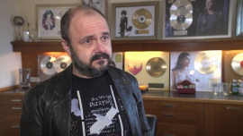 Arkadiusz Jakubik: Nie chciałem być aktorem. Marzyłem, żeby być wokalistą zespołu rockowego, i teraz to najważniejsza planeta artystyczna w moim życiu